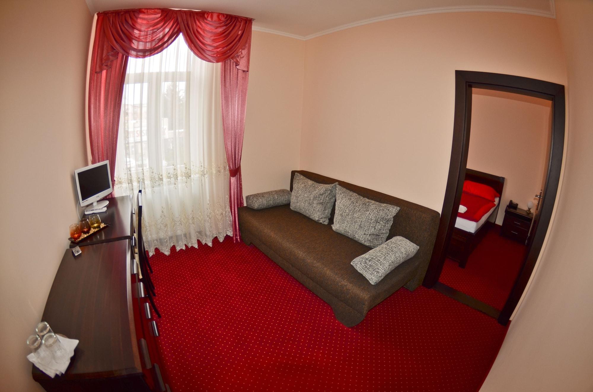 Hotel Europa Liptovský Mikuláš Екстериор снимка