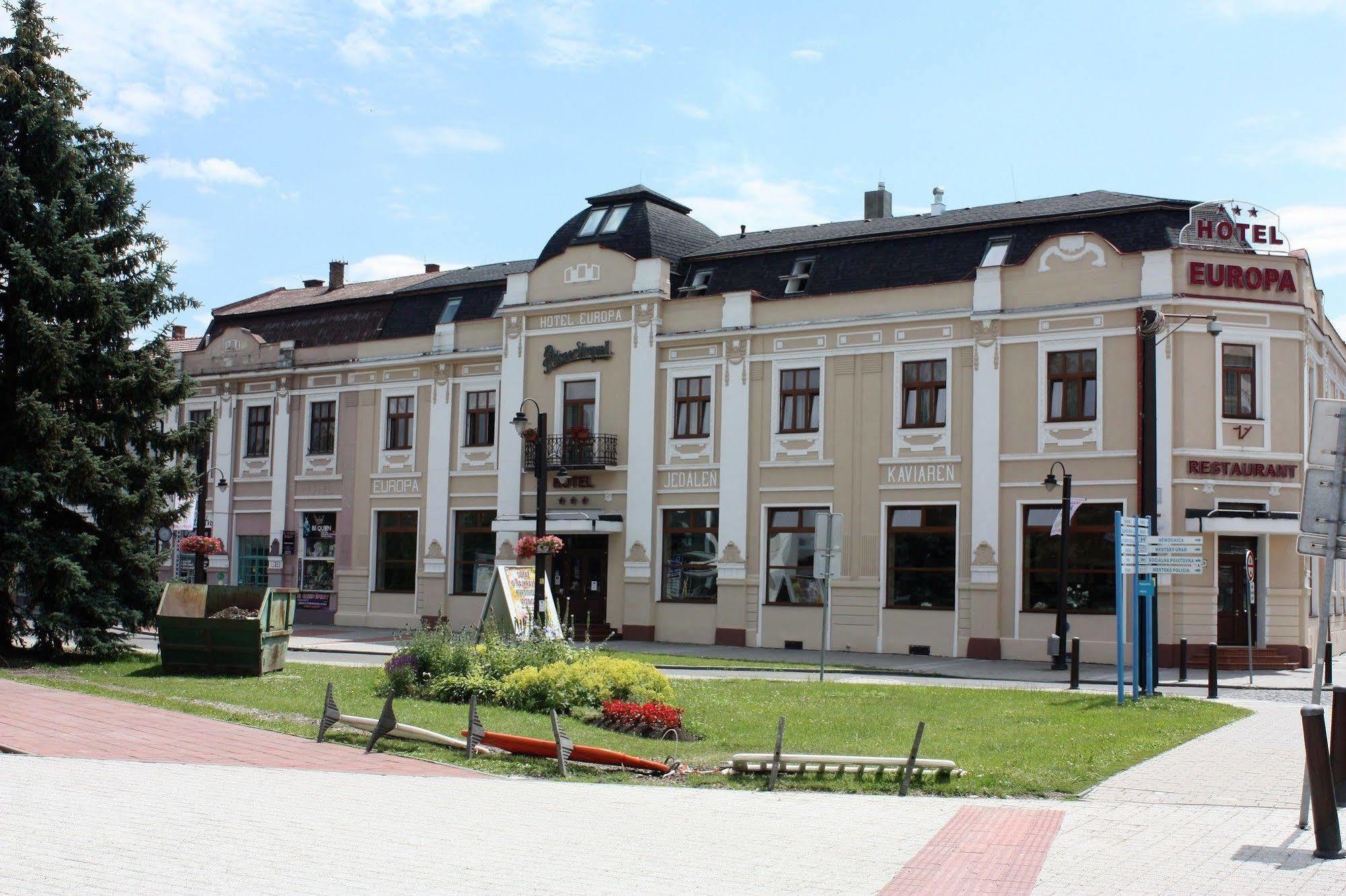 Hotel Europa Liptovský Mikuláš Екстериор снимка