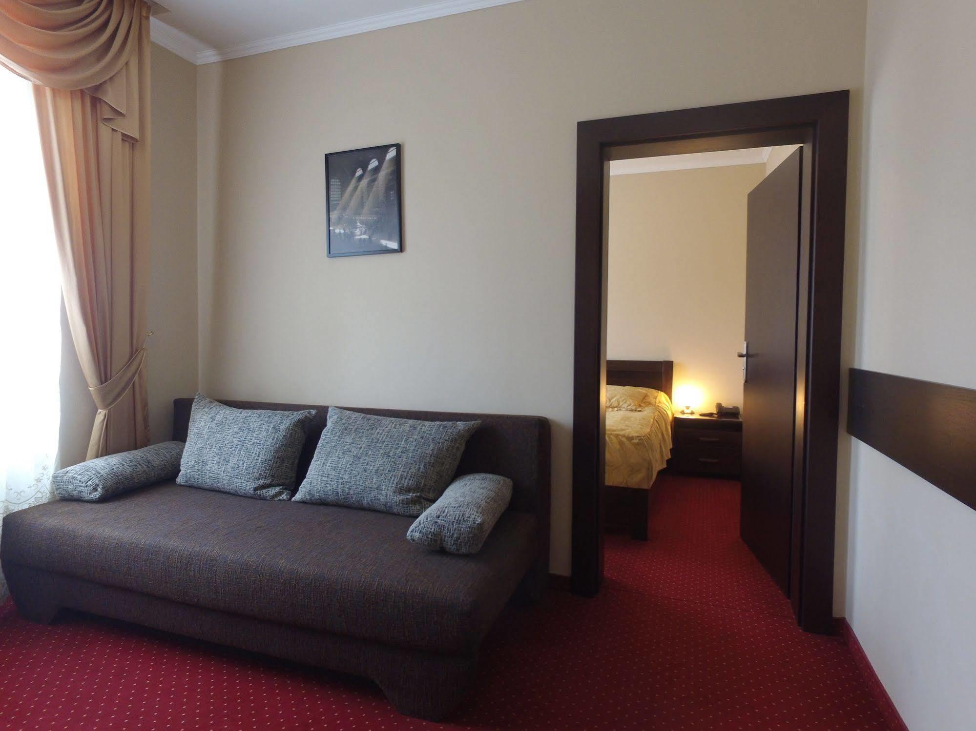 Hotel Europa Liptovský Mikuláš Екстериор снимка