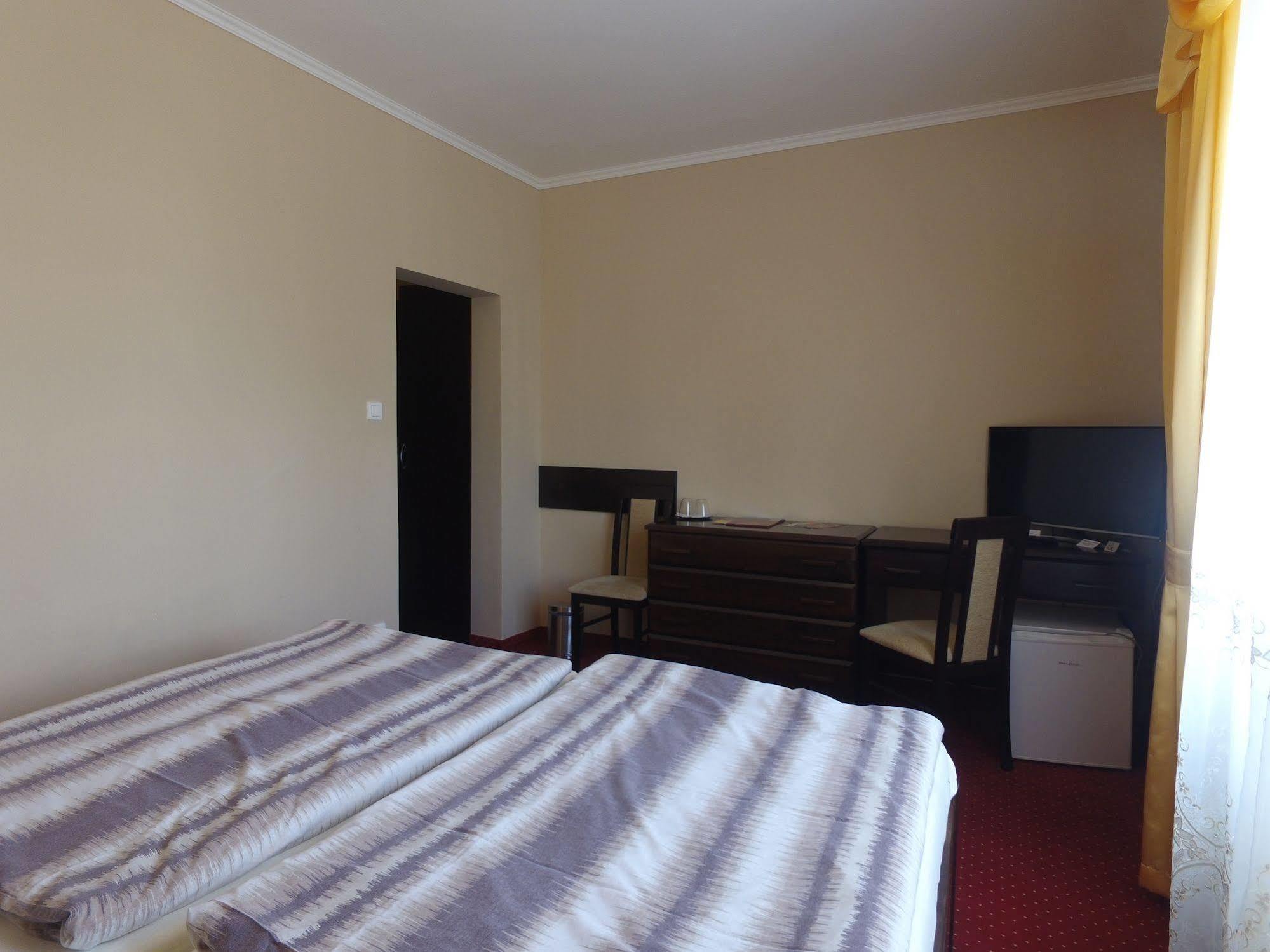 Hotel Europa Liptovský Mikuláš Екстериор снимка