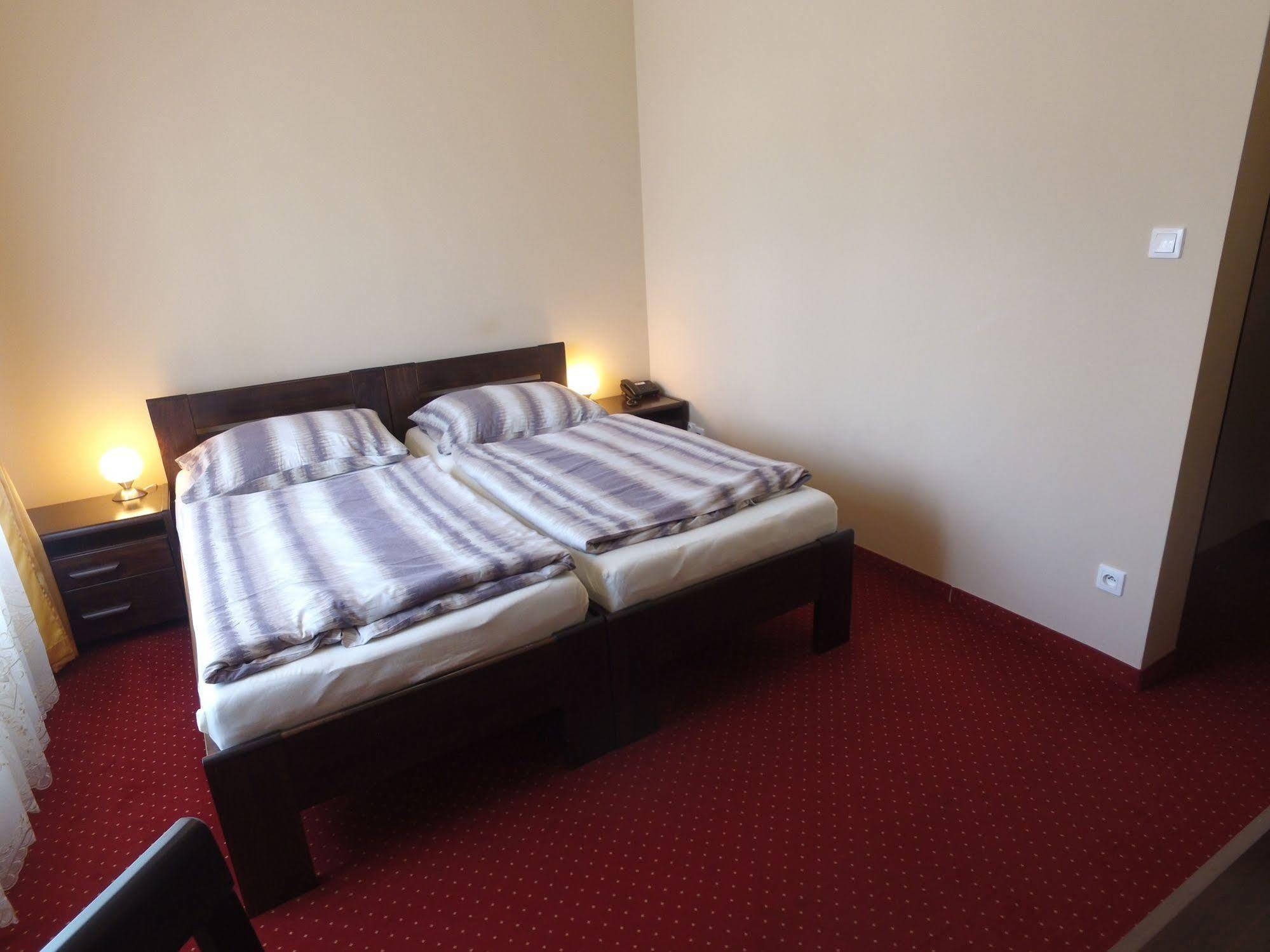 Hotel Europa Liptovský Mikuláš Екстериор снимка