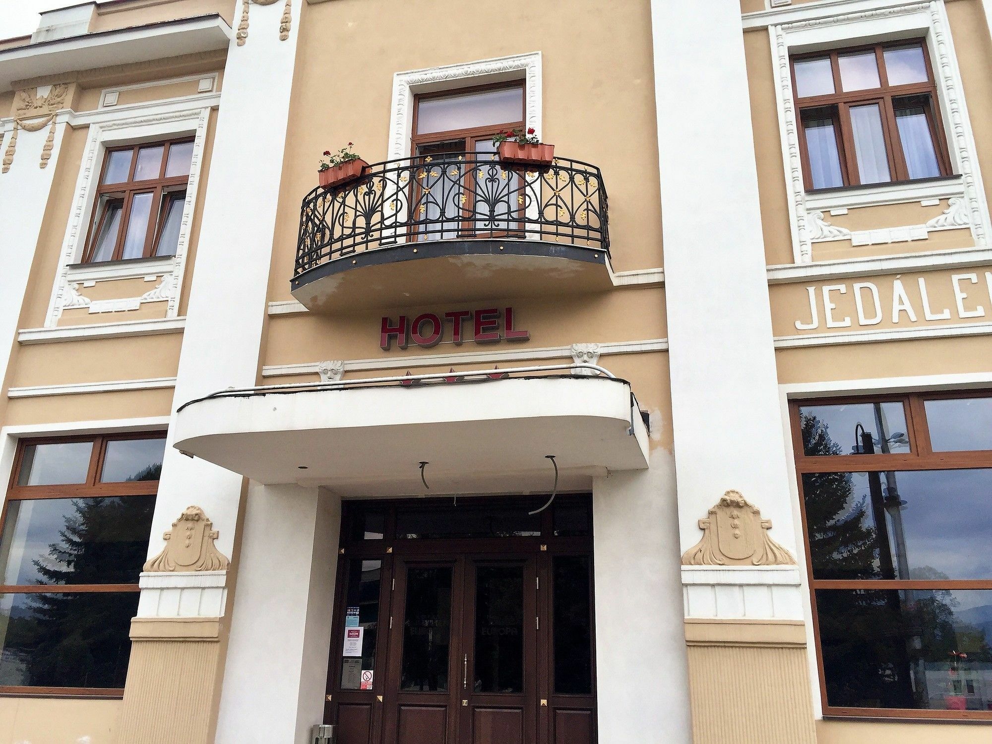 Hotel Europa Liptovský Mikuláš Екстериор снимка